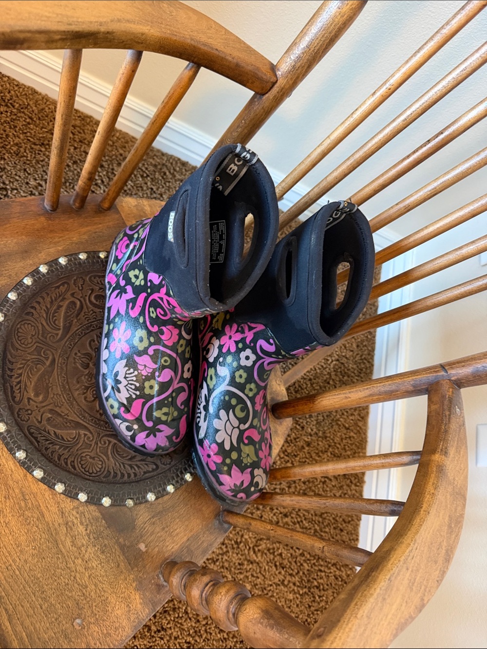Bogs Women's Black Neoprene Short Rain Boots with Pink and Olive Floral Print
